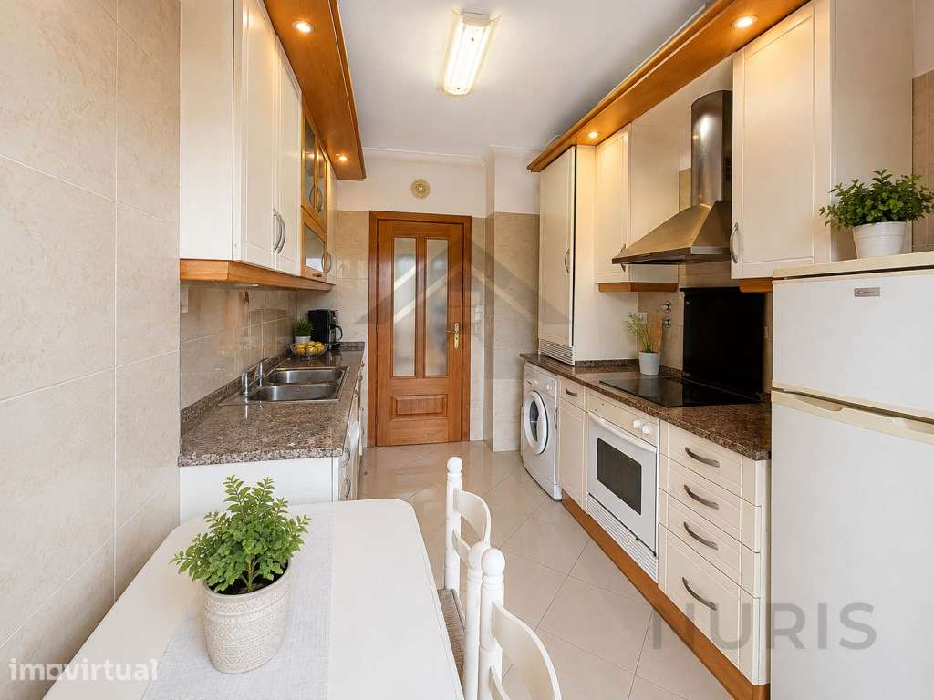Apartamento T2 com Garagem para Venda em Santo António dos Cavaleiros - Grande imagem: 4/17