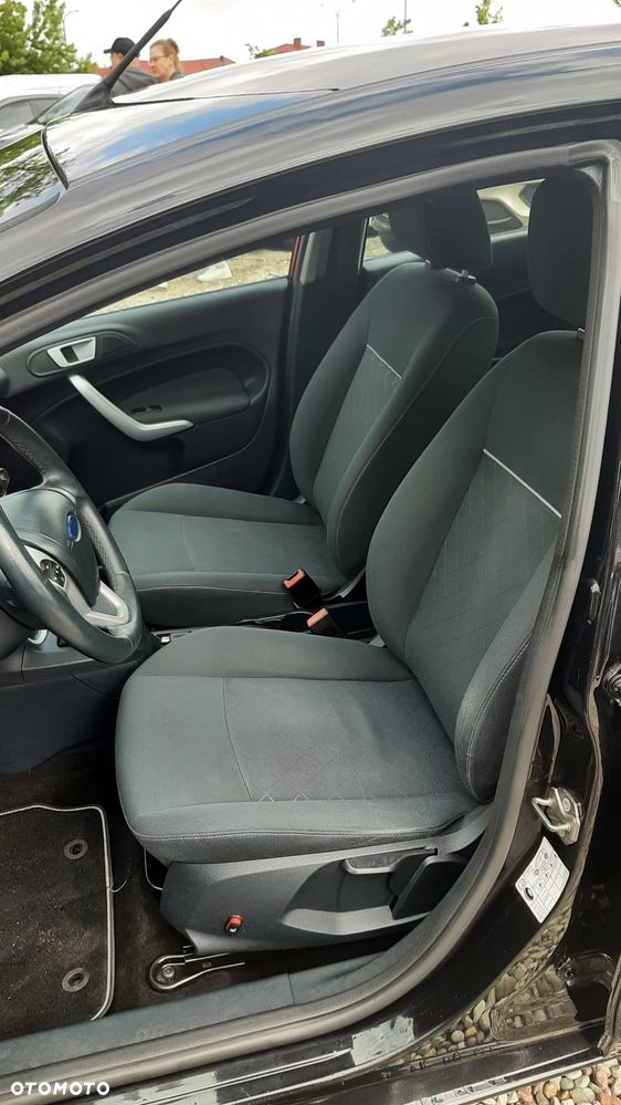 Ford Fiesta 1.25 Celebration - 14