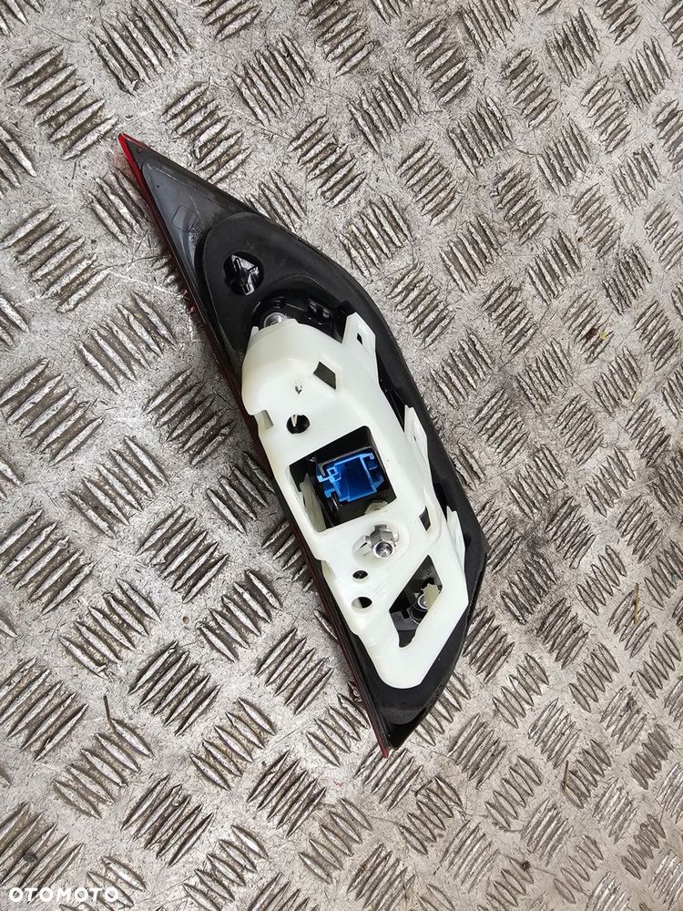 lampa klapy prawy tył mercedes cla ii 2 w118 amg sb a1189066200 - 4