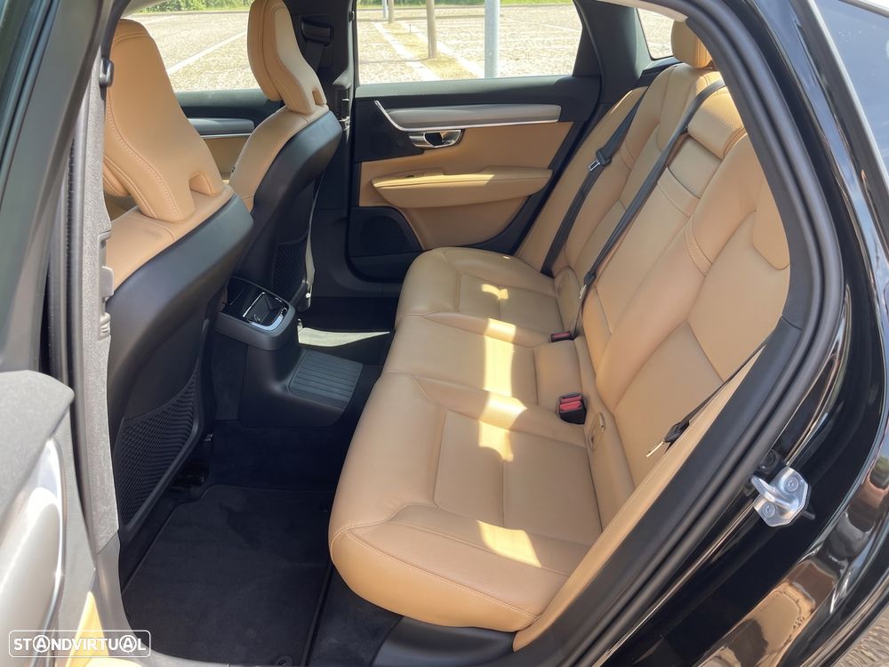Volvo S90 2.0 T8 Momentum AWD Geartronic - 11