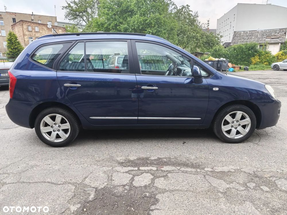 Kia Carens - 7