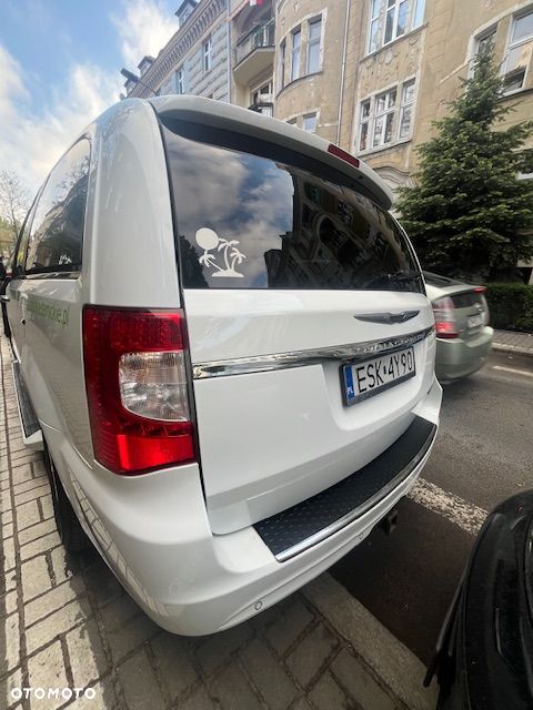 Chrysler Town & Country 3.6 Limited - 4