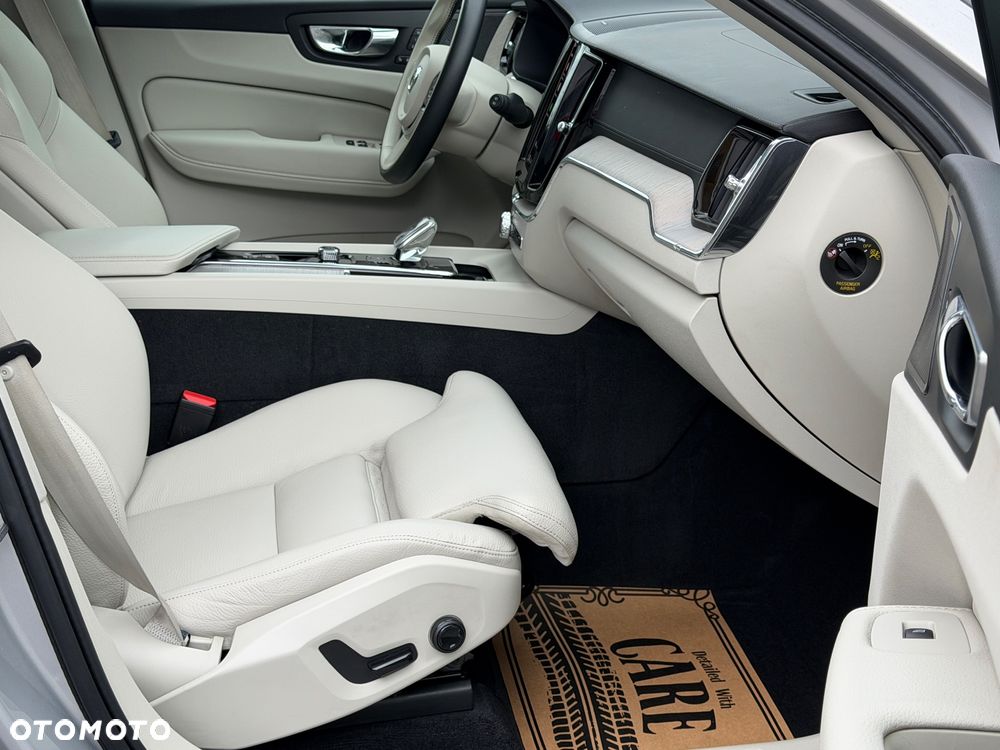 Volvo XC 60 T6 Plug-In Hybrid AWD Inscription - 13