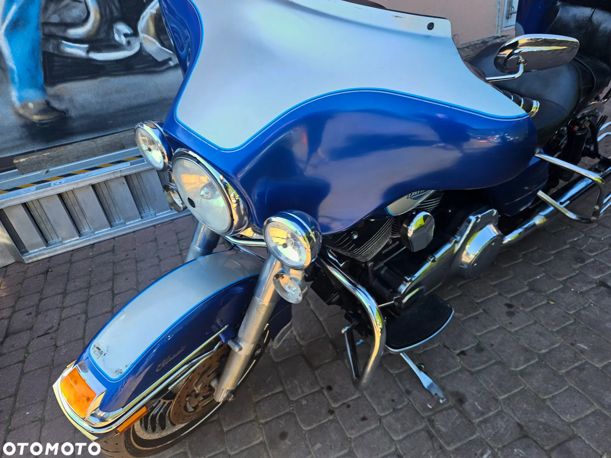 Harley-Davidson FLH Electra Glide - 11