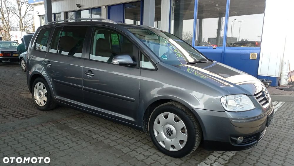 Volkswagen Touran 1.6 FSI Trendline - 20
