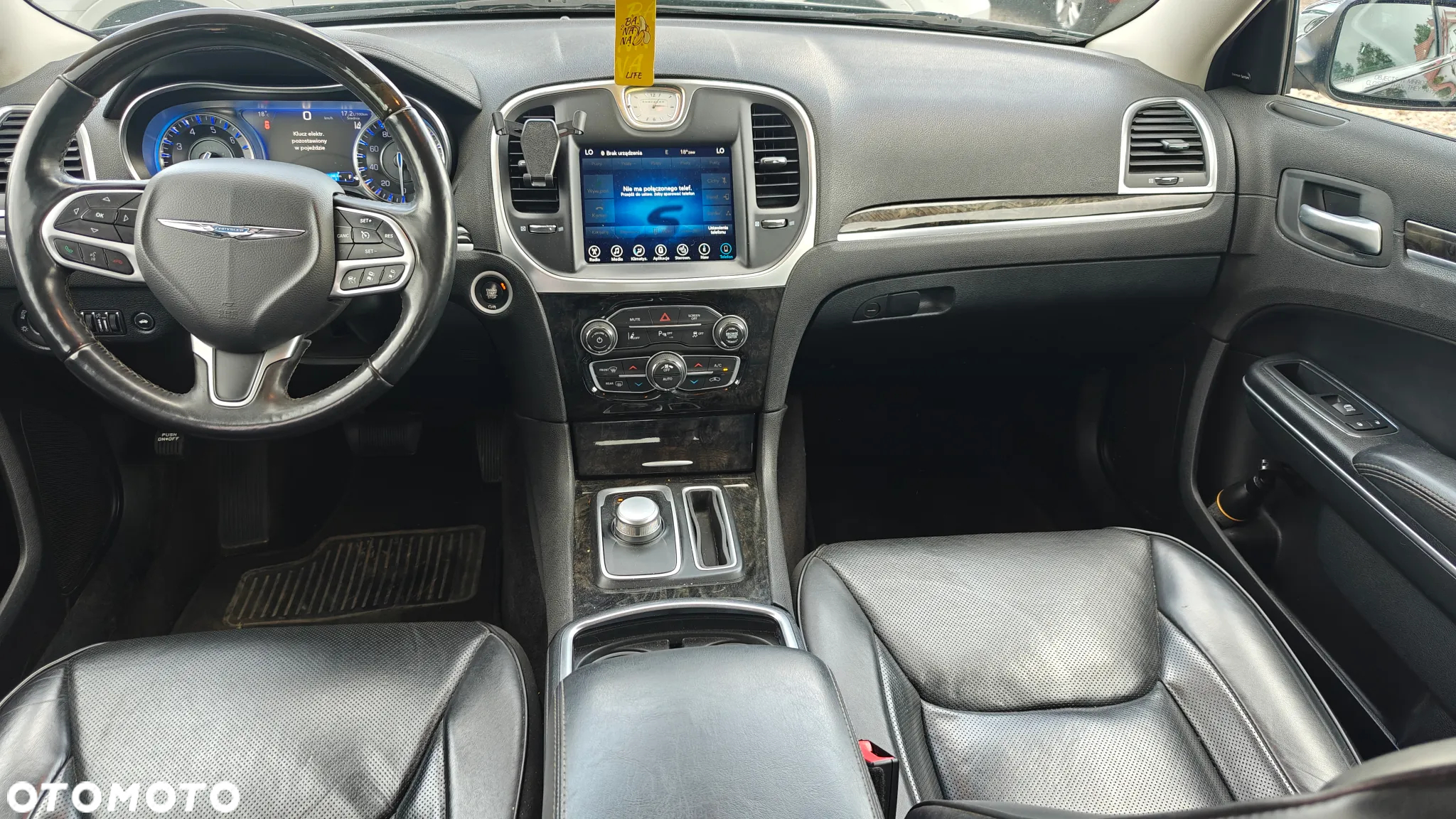 Chrysler 300C - 10