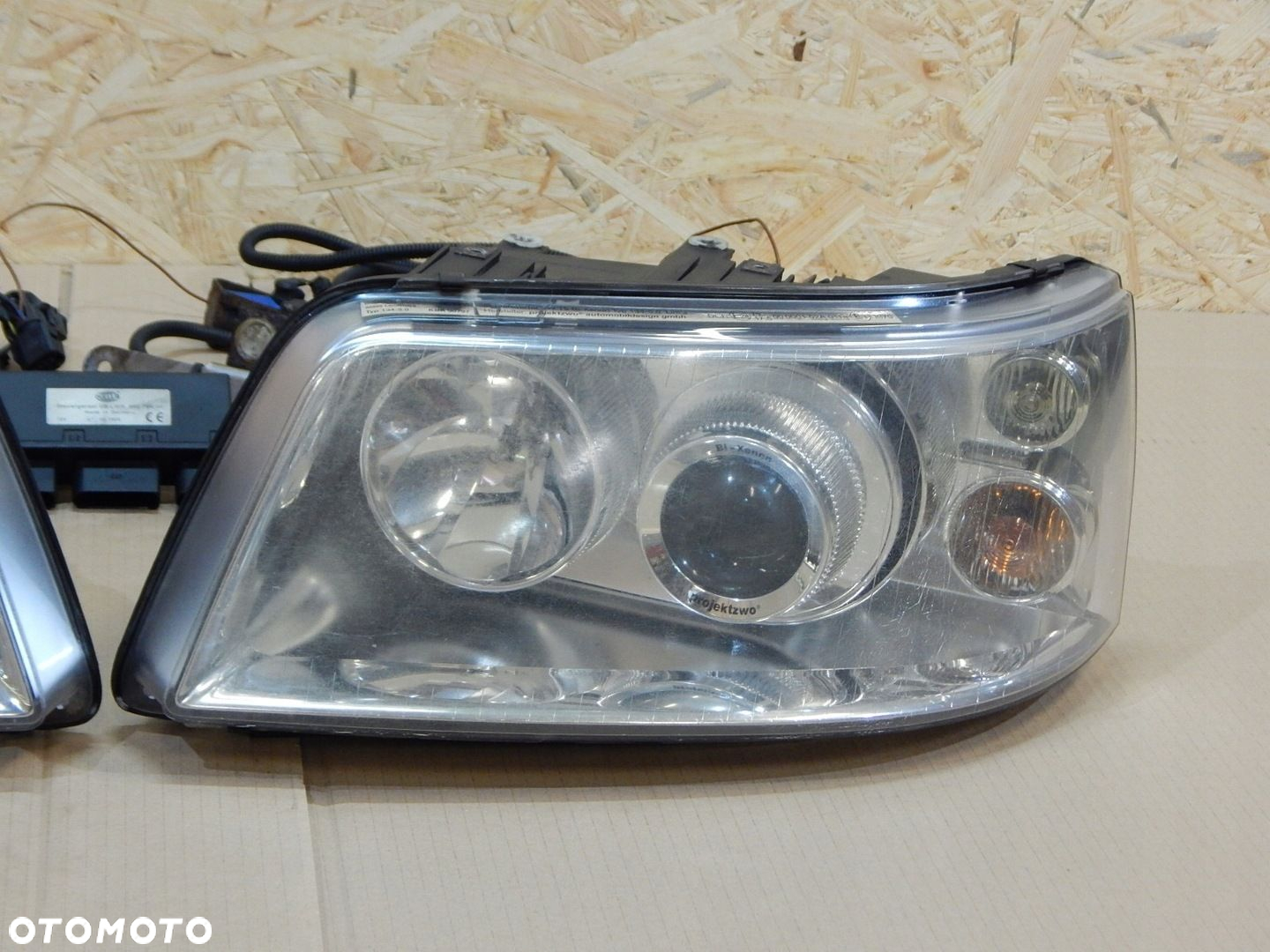 VW T5 MULTIVAN lampa BI Xenon PROJEKTZWO przetwornica prawa lewa przód - 5