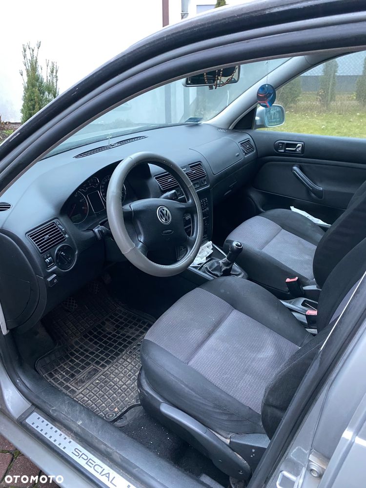 Volkswagen Golf 1.6 Basis - 16