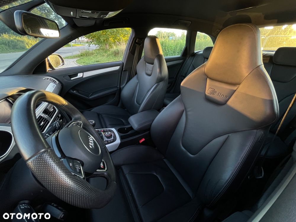 Audi A4 Avant 2.0 TDI Quattro Line - 9
