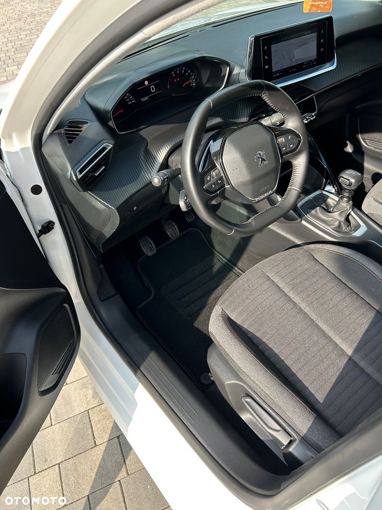 Peugeot 208 - 20