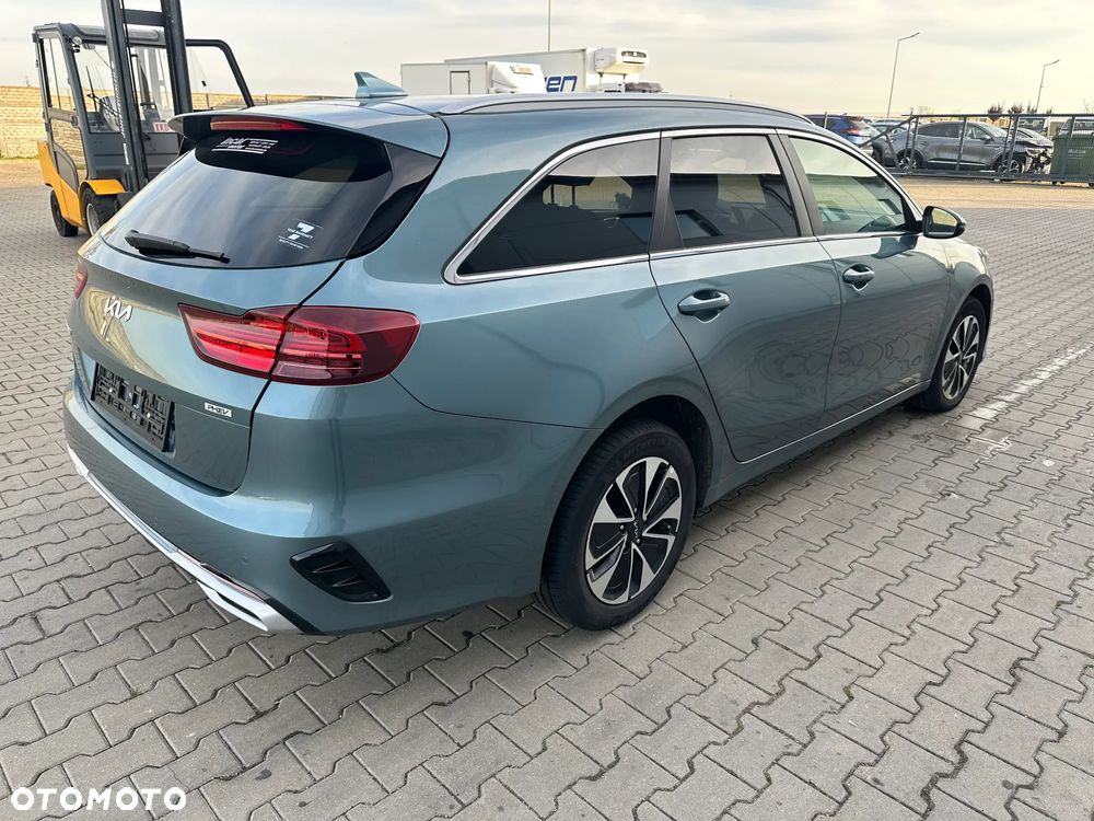 Kia Ceed 1.6 GDI PHEV L DCT - 6