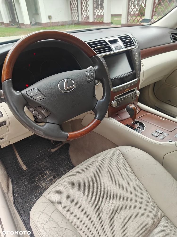 Lexus LS 460 Prestige AWD - 7