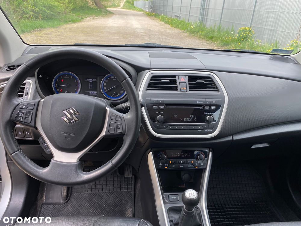 Suzuki SX4 S-Cross 1.6 Premium 4WD - 16