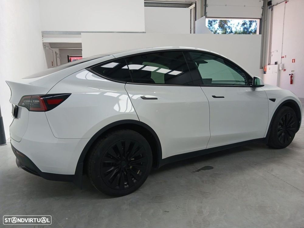 Tesla Model Y Standard - 14