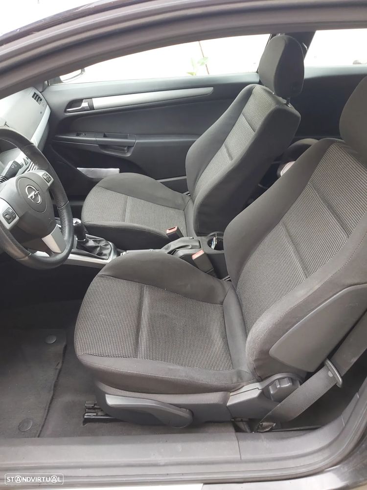 Opel Astra GTC 1.3 CDTI - 12