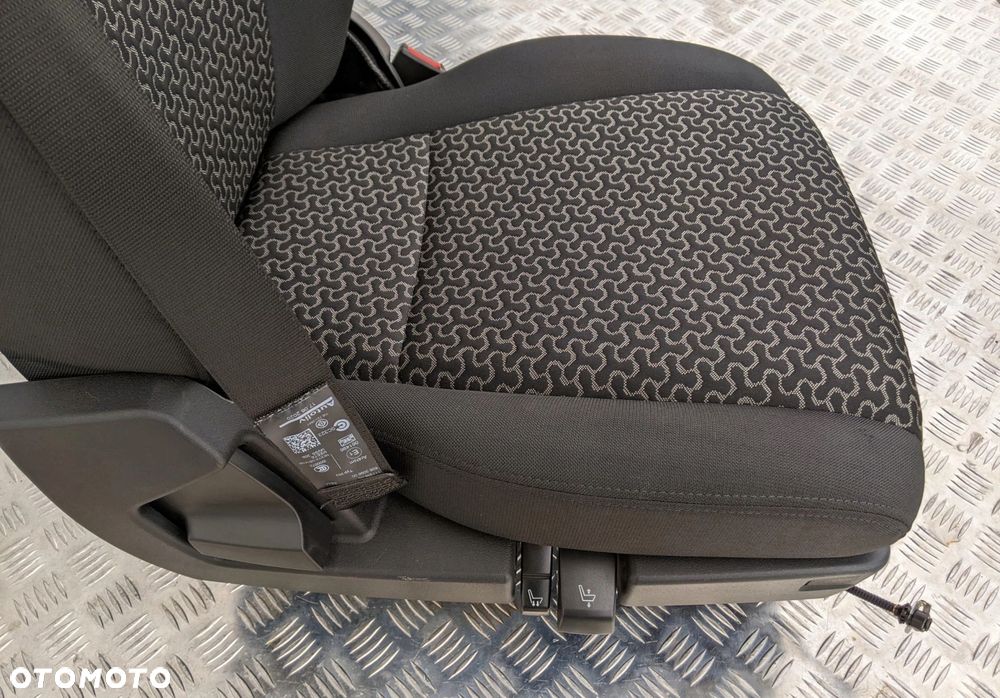 FOTEL PASAŻERA SCANIA NTG - 3