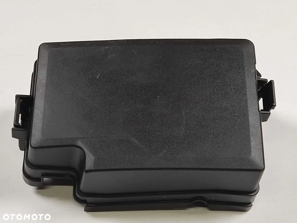 HYUNDAI KONA EV 39 kWh 19-20r Pokrywa Skrzynki Bezpieczników - 2