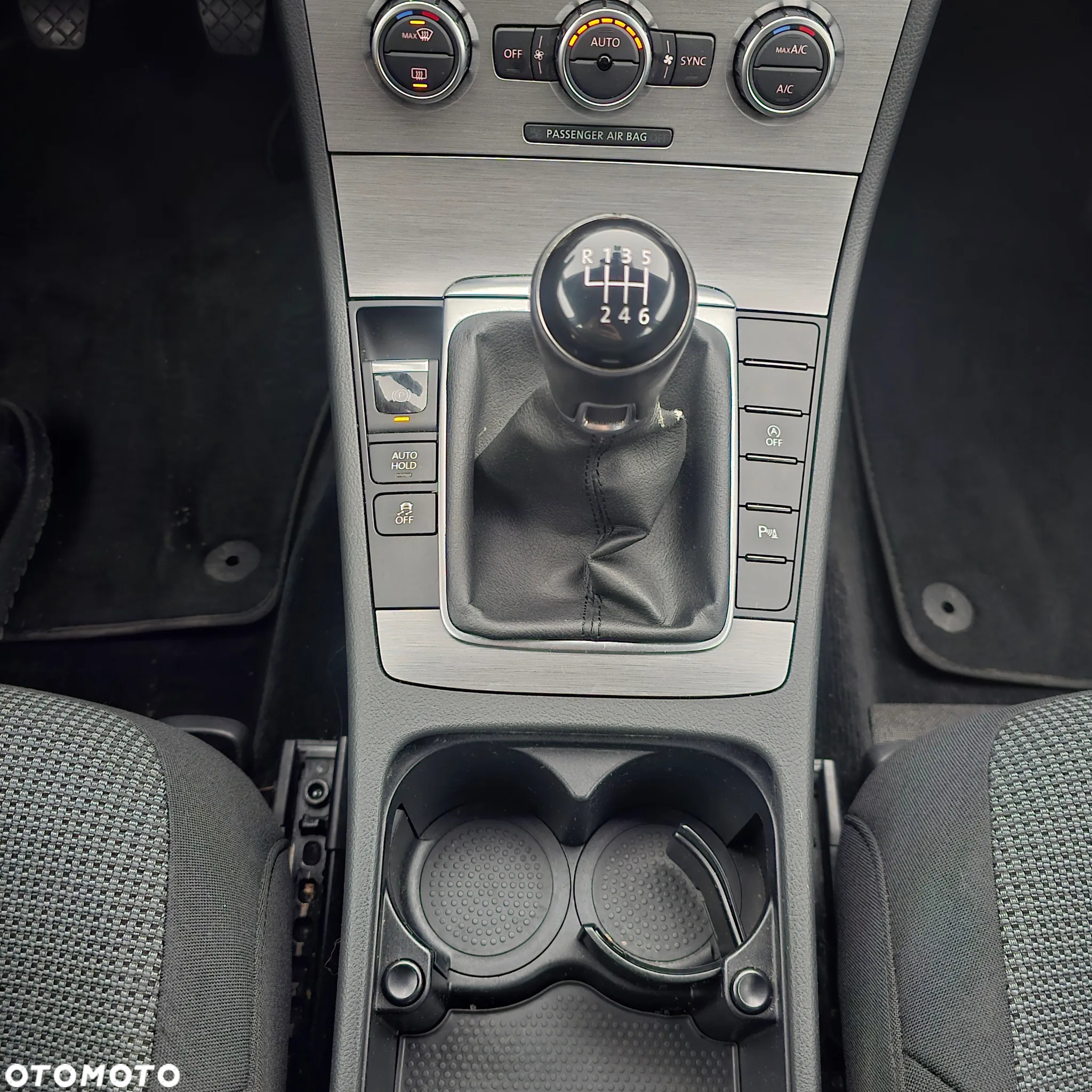 Volkswagen Passat - 15