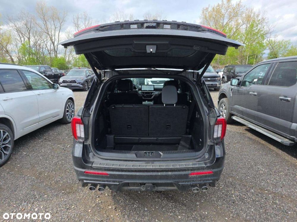 Ford Explorer - 3