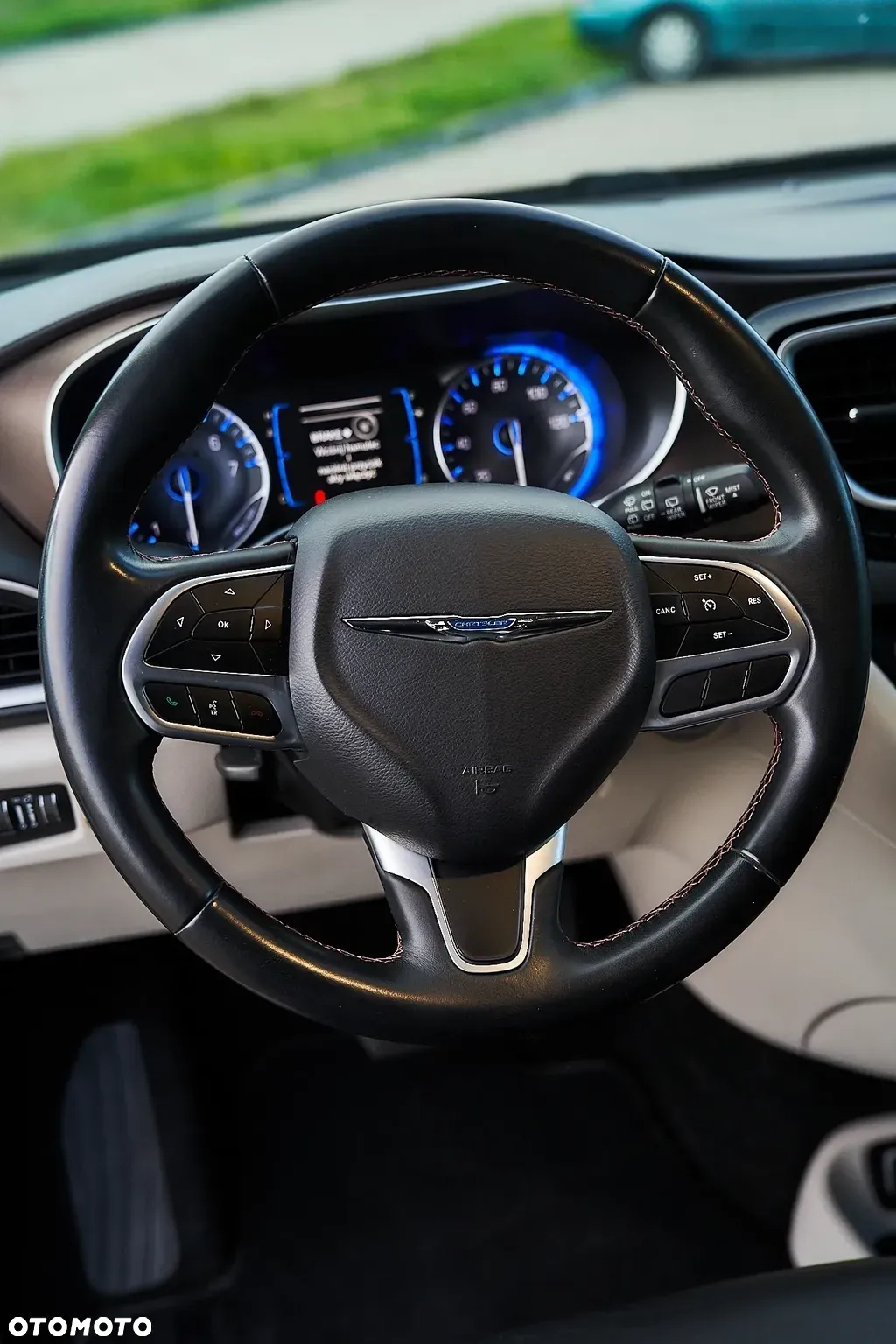 Chrysler Pacifica - 9