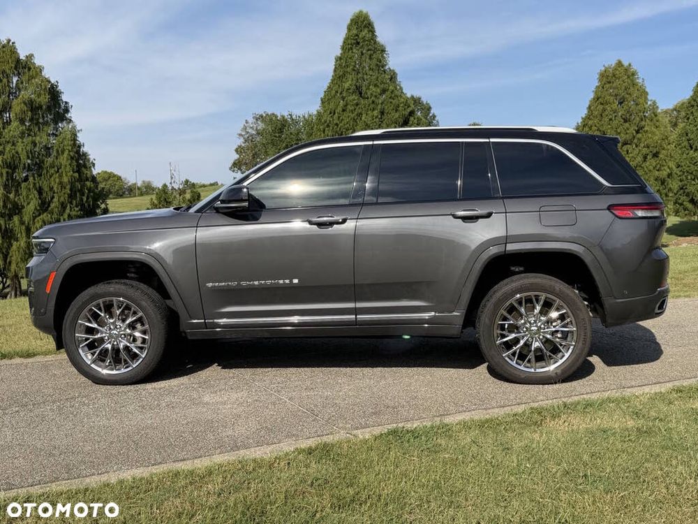 Jeep Grand Cherokee - 12