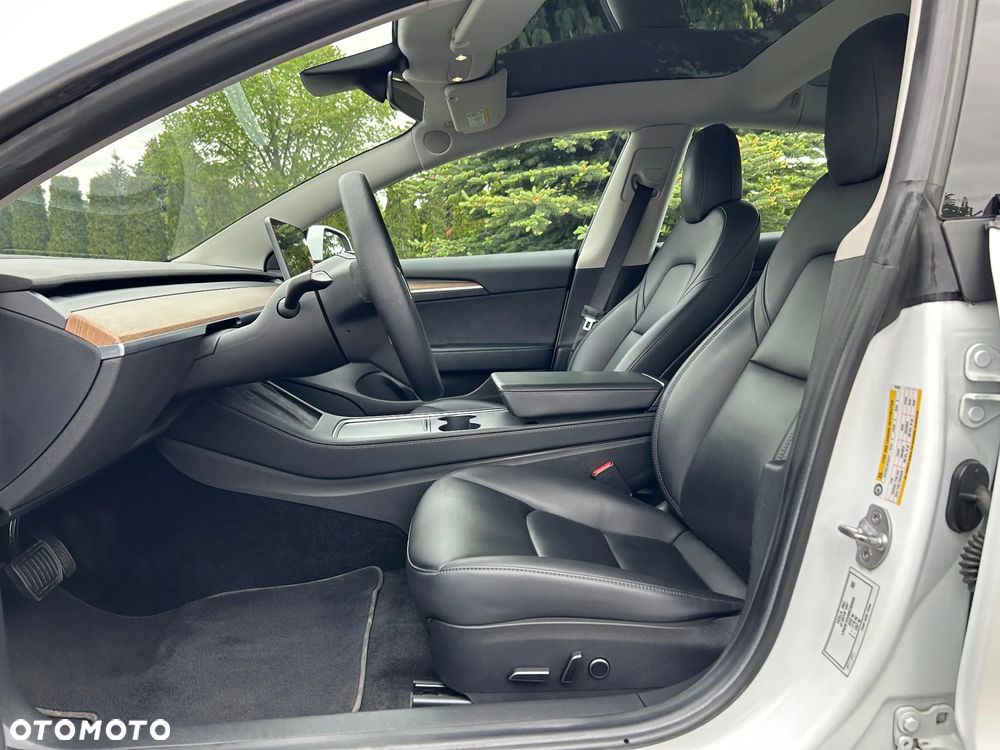 Tesla Model 3 - 14