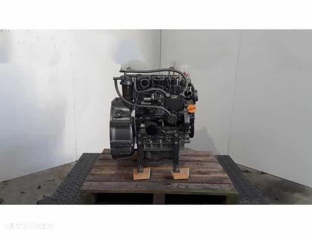 Motor miniexcavator takeuchi tb016 - 1