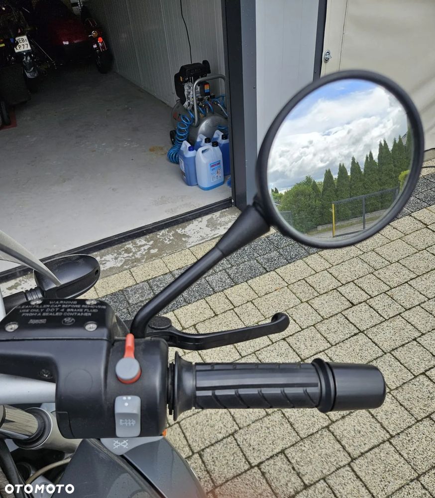 BMW R - 12