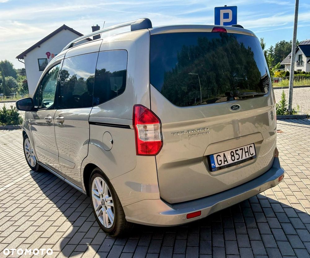 Ford Tourneo Courier 1.5 TDCi Titanium - 20