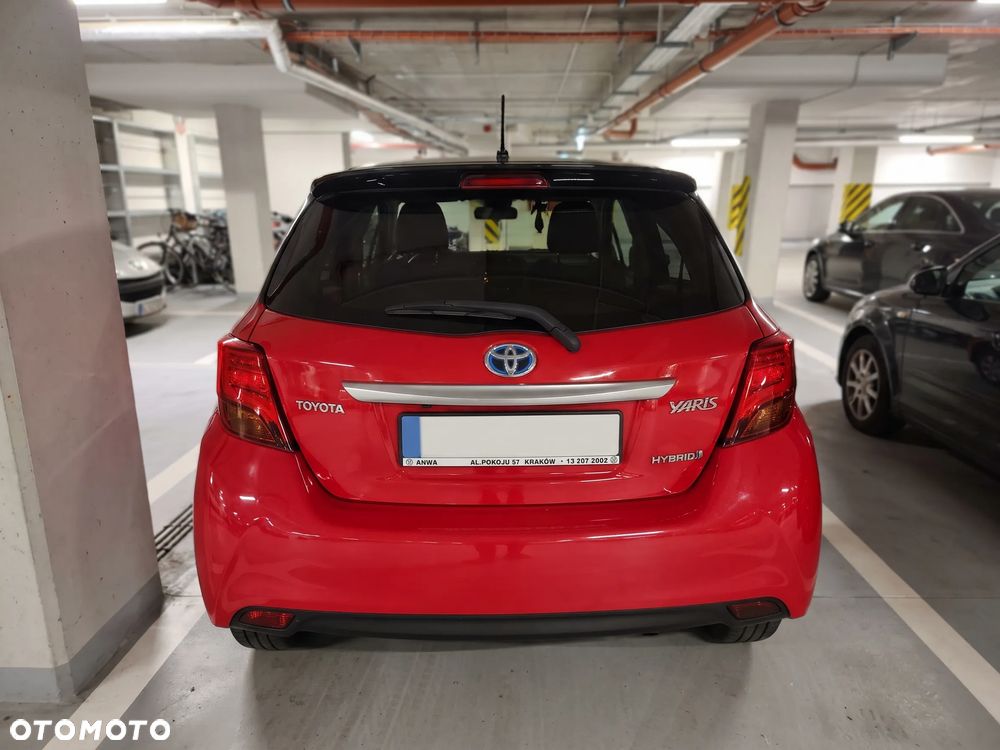 Toyota Yaris Hybrid 100 Premium EU6 - 2