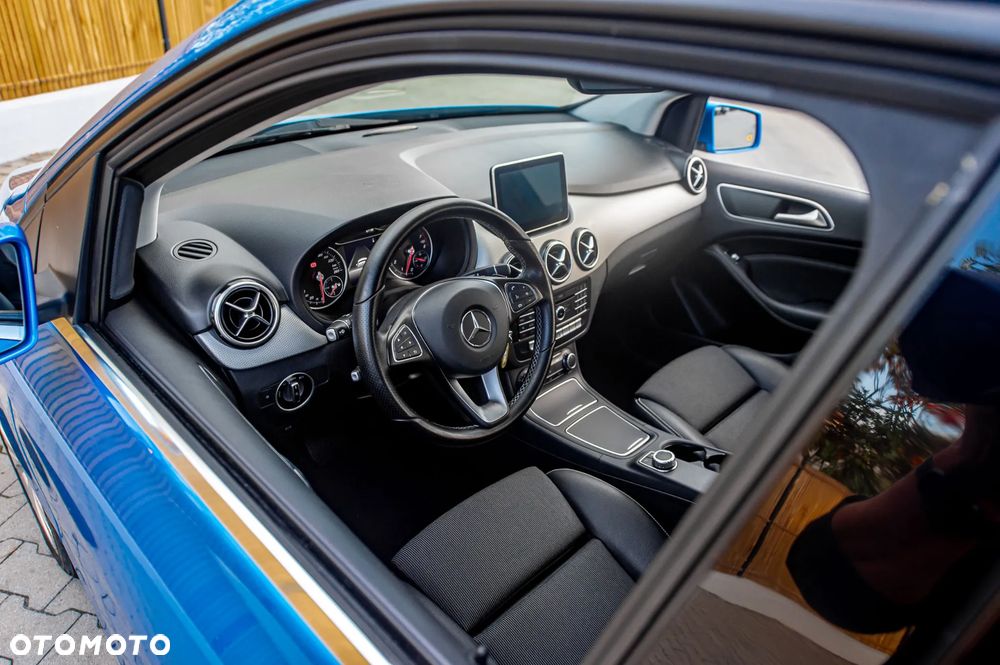 Mercedes-Benz Klasa B 250 7G-DCT Urban - 20