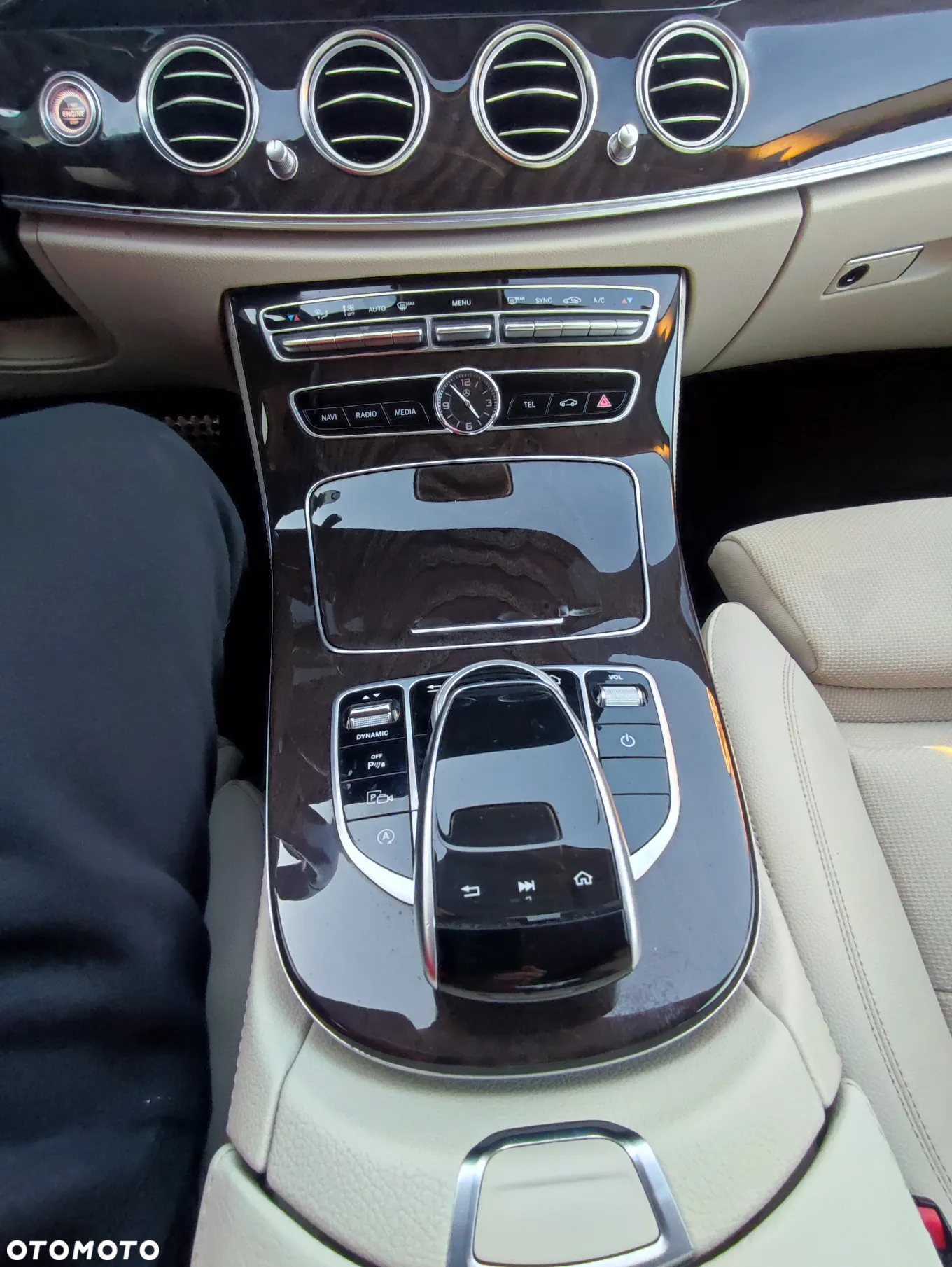 Mercedes-Benz Klasa E 220 d 4-Matic Business Edition 9G-TRONIC - 17