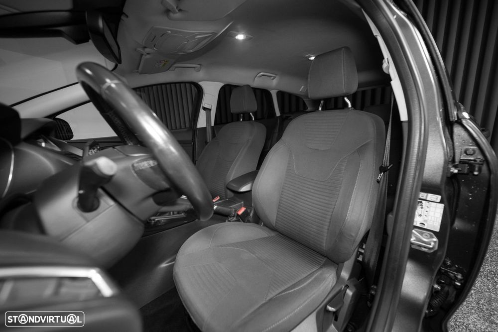 Ford Focus SW 1.5 TDCi Titanium - 25