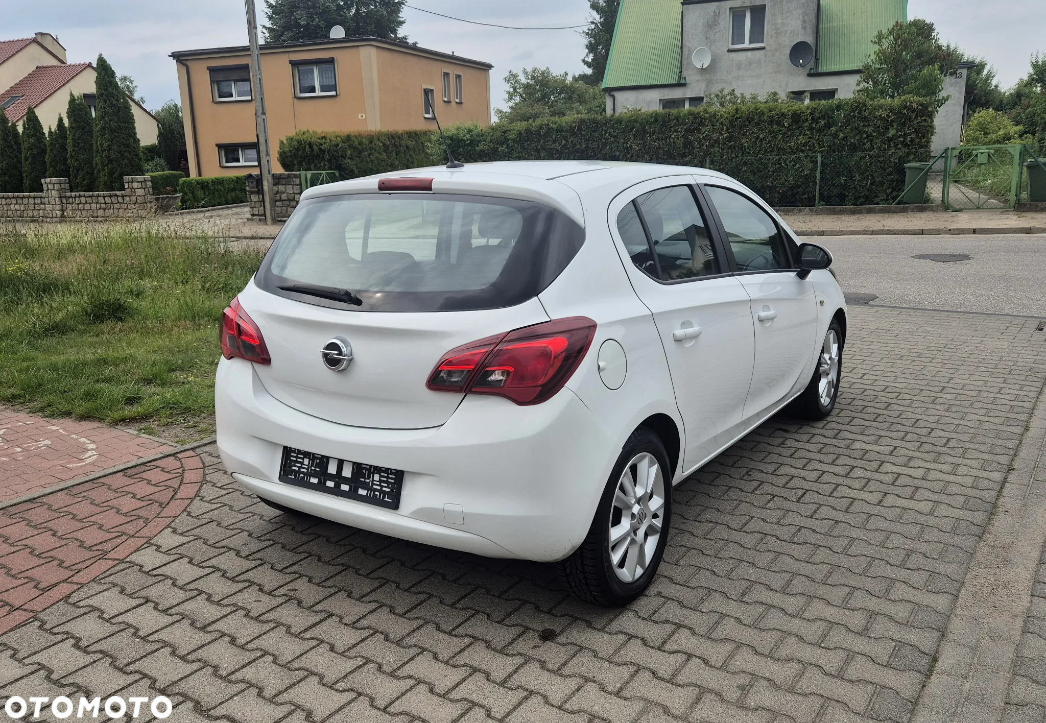 Opel Corsa 1.2 16V Essentia - 3