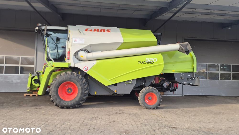 Claas Tucano 320 - 2