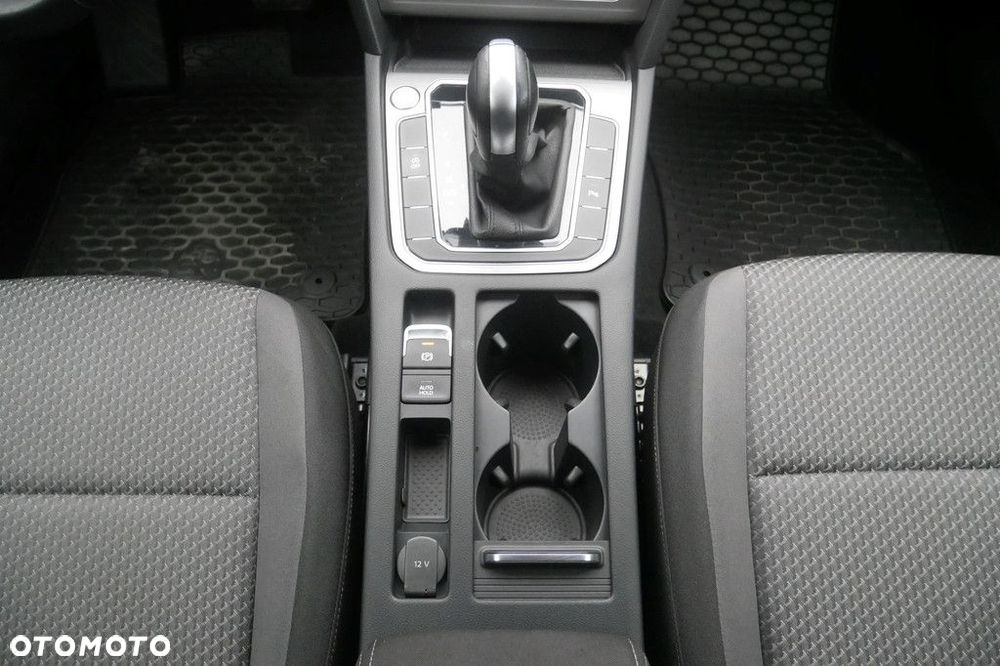 Volkswagen Passat Variant 1.5 TSI EVO Essence DSG - 11