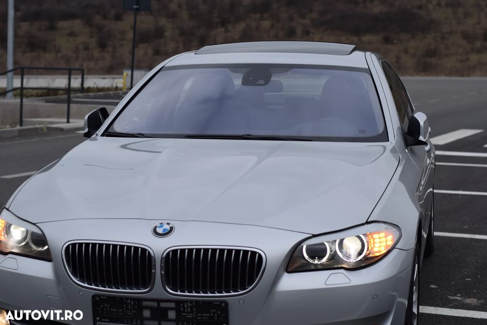 BMW Seria 5 525d Sport-Aut. - 30