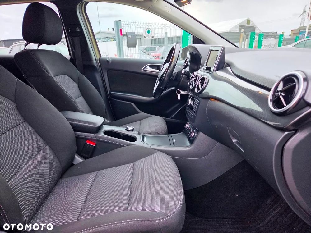 Mercedes-Benz Klasa B 180 CDI (BlueEFFICIENCY) 7G-DCT - 30
