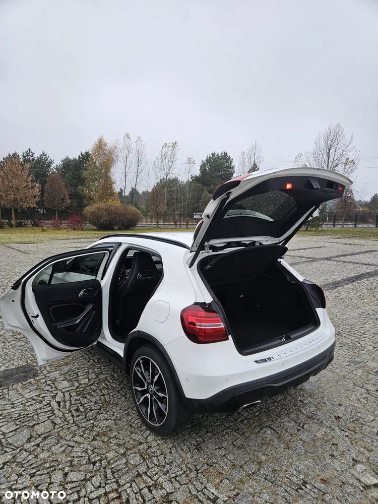 Mercedes-Benz GLA 200 7G-DCT AMG Line - 7