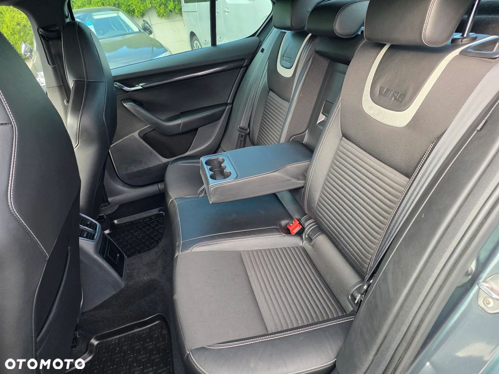 Skoda Octavia Combi 2.0 TSI (Green tec) DSG RS - 26