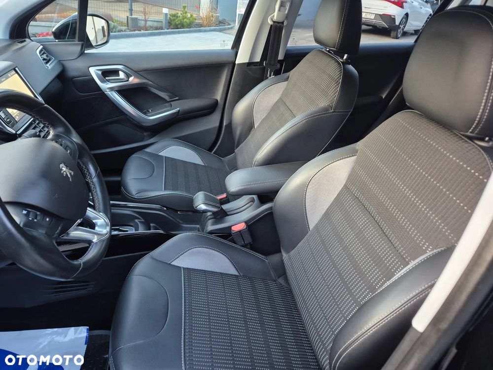 Peugeot 2008 PureTech 110 GPF Stop&Start EAT6 Allure - 23