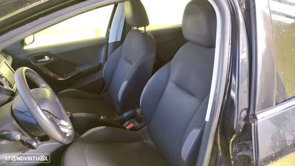 Peugeot 208 1.6 BlueHDi Allure - 13