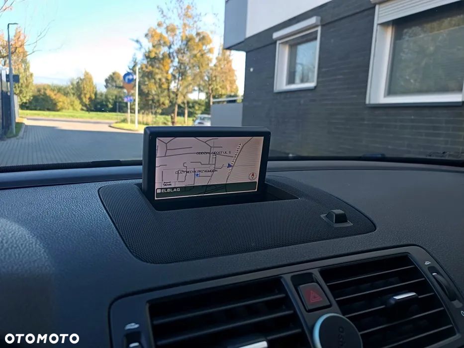 Volvo V50 D2 R-Design - 29