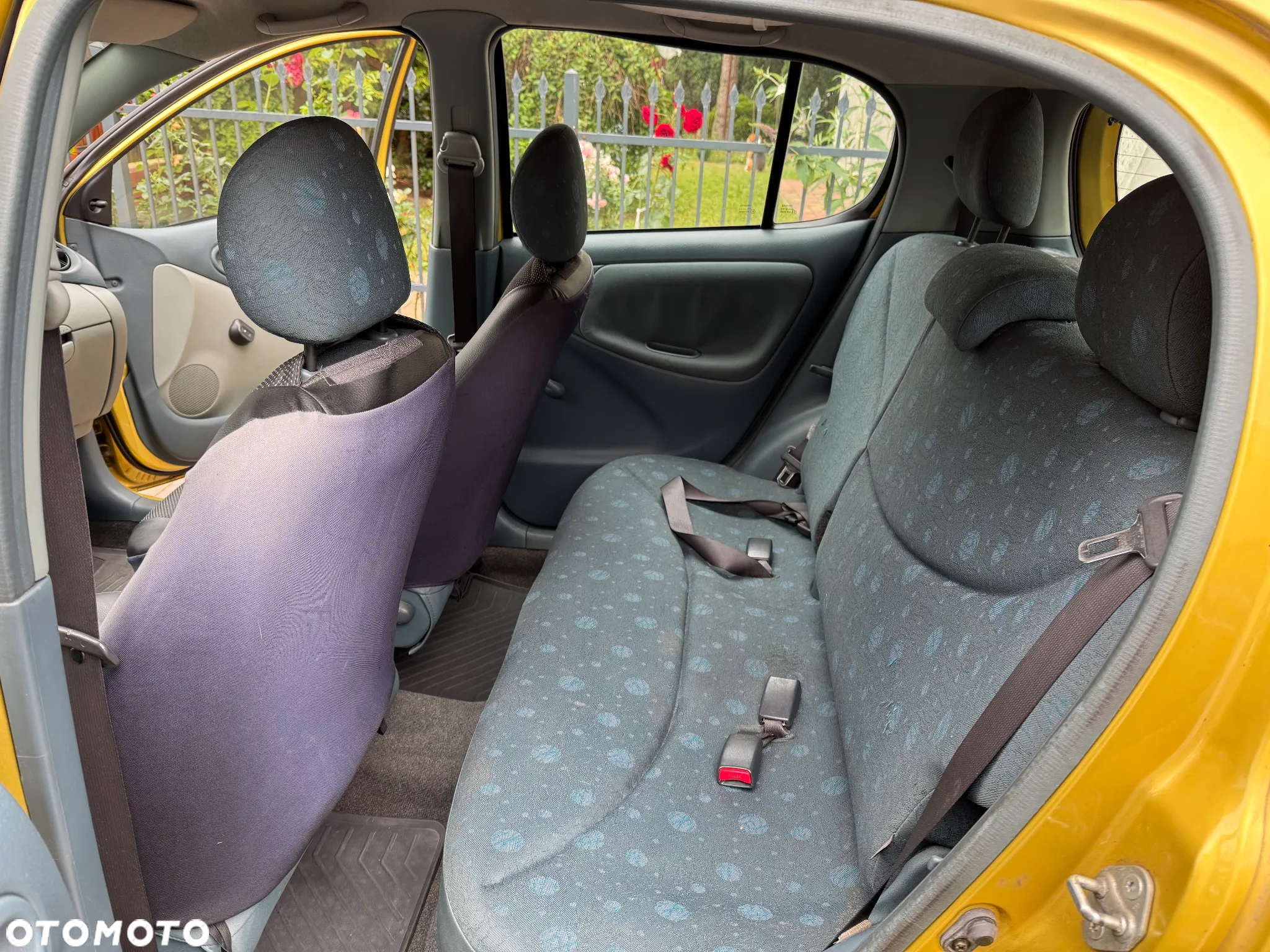 Toyota Yaris 1.0 Base - 9