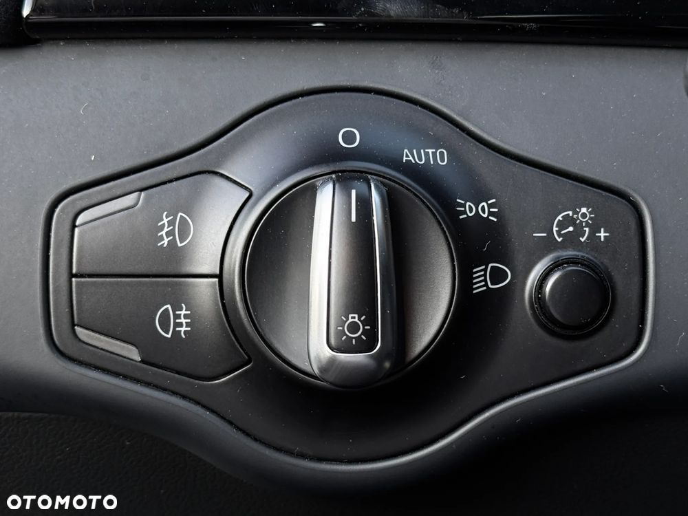 Audi A4 Avant 2.0 TDI S tronic quattro - 26