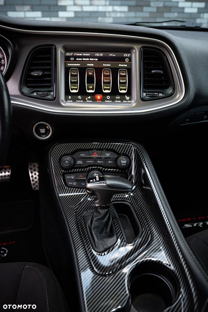 Dodge Challenger 6.4 Scat Pack - 12