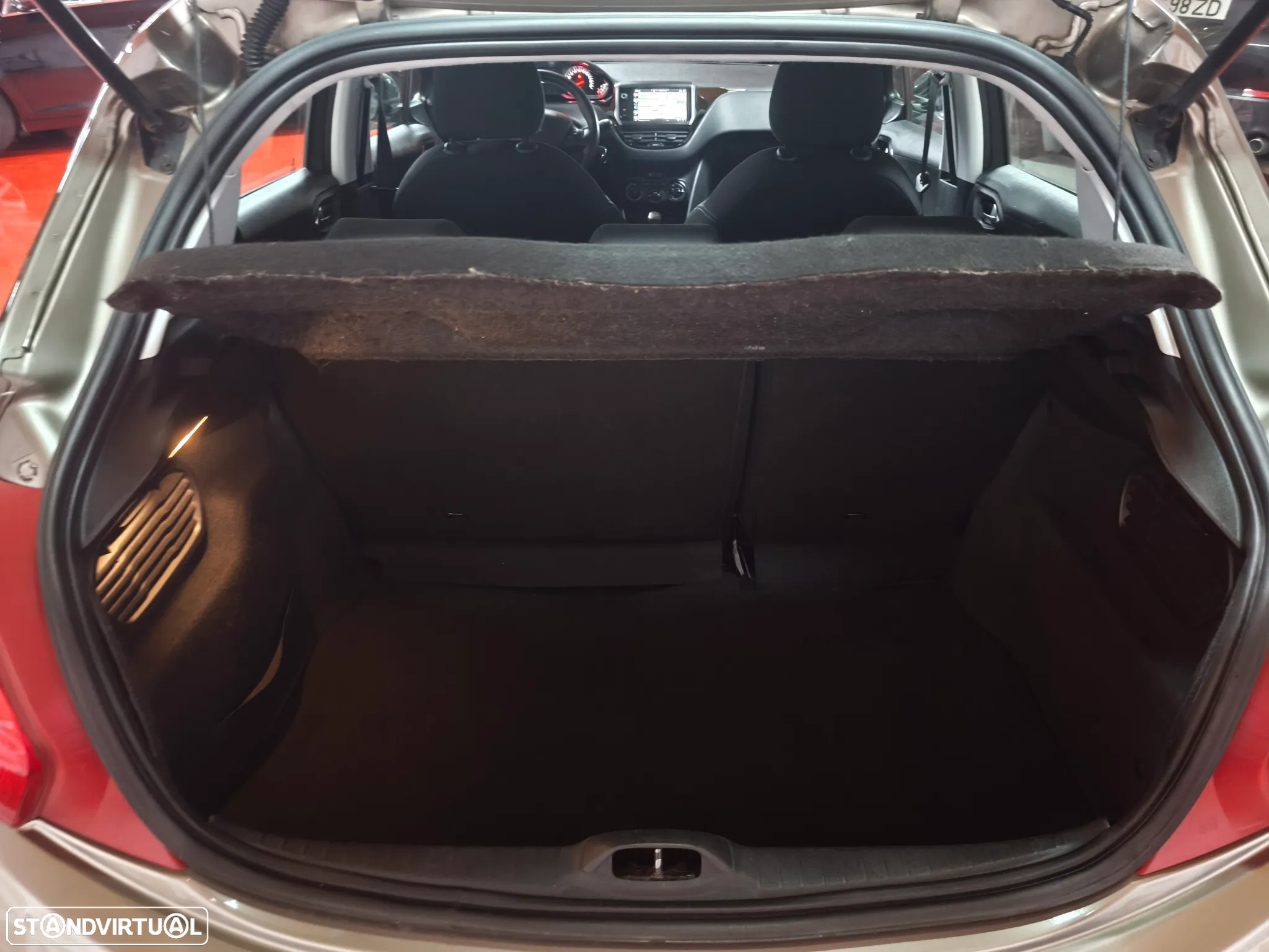 Peugeot 208 1.6 e-HDi Active - 29