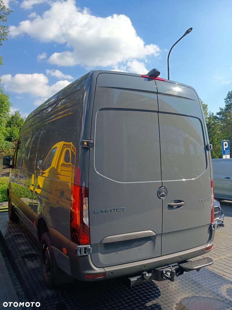 Mercedes-Benz Sprinter Furgon L2H2 - 8
