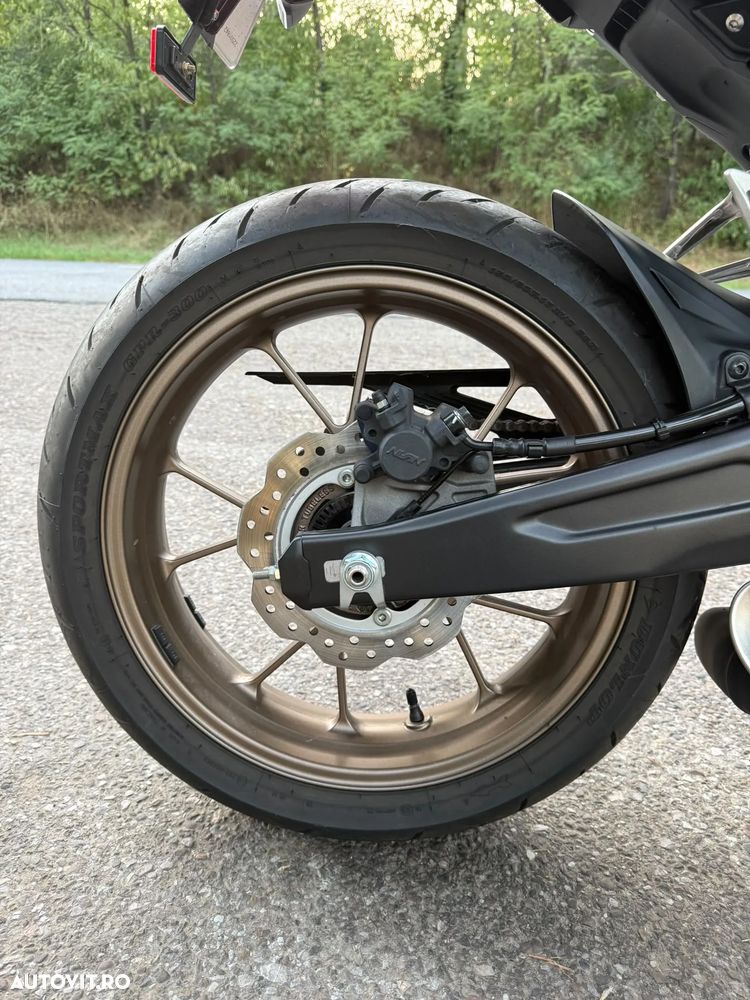 Honda CB 125R - 17