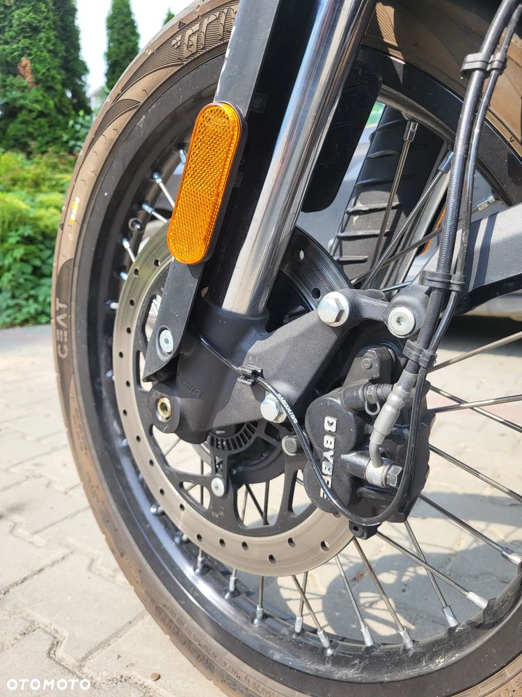 Royal Enfield Himalayan - 10